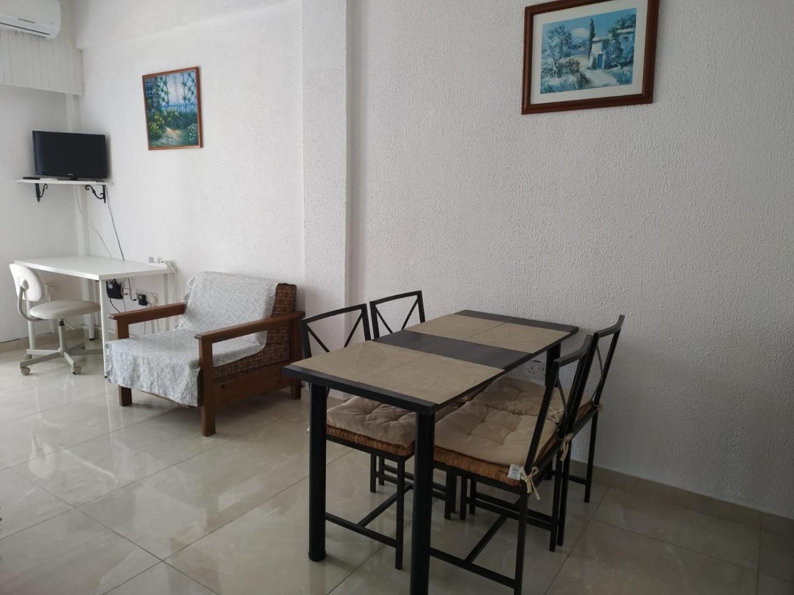 1 Bedroom Apartment ラルナカ 部屋 写真